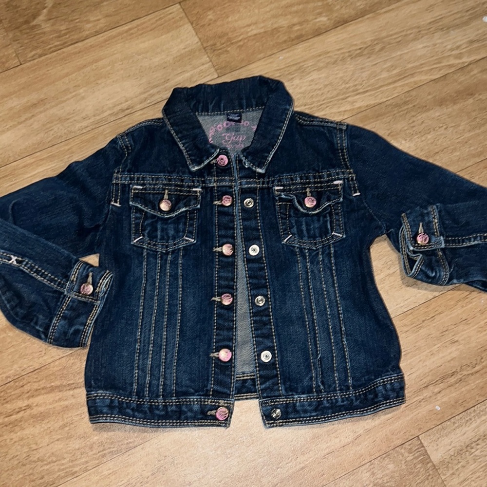 Girls size 5 GAP jean jacket with pink snap buttons